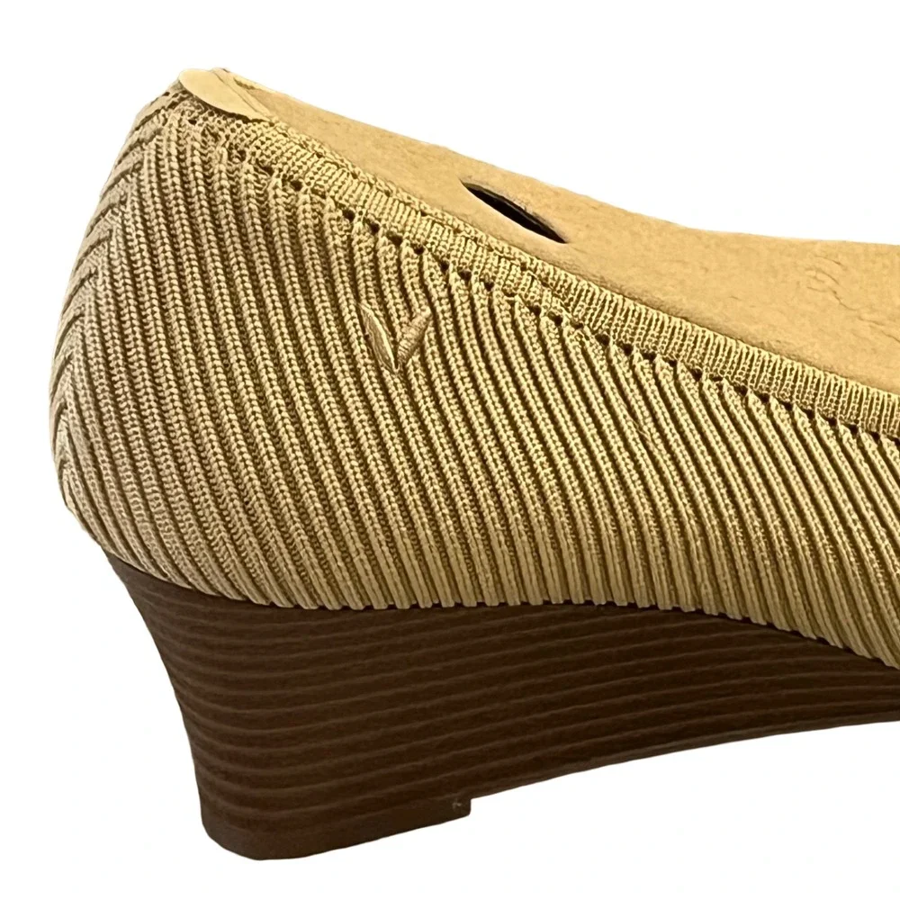 Vivaia Margot Wedge Shoes Womens EU41 US10 Almond Square Toe New With Box